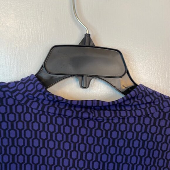 Tamari Blue and Black sleeveless Blouse with scoop neckline - Picture 7 of 8